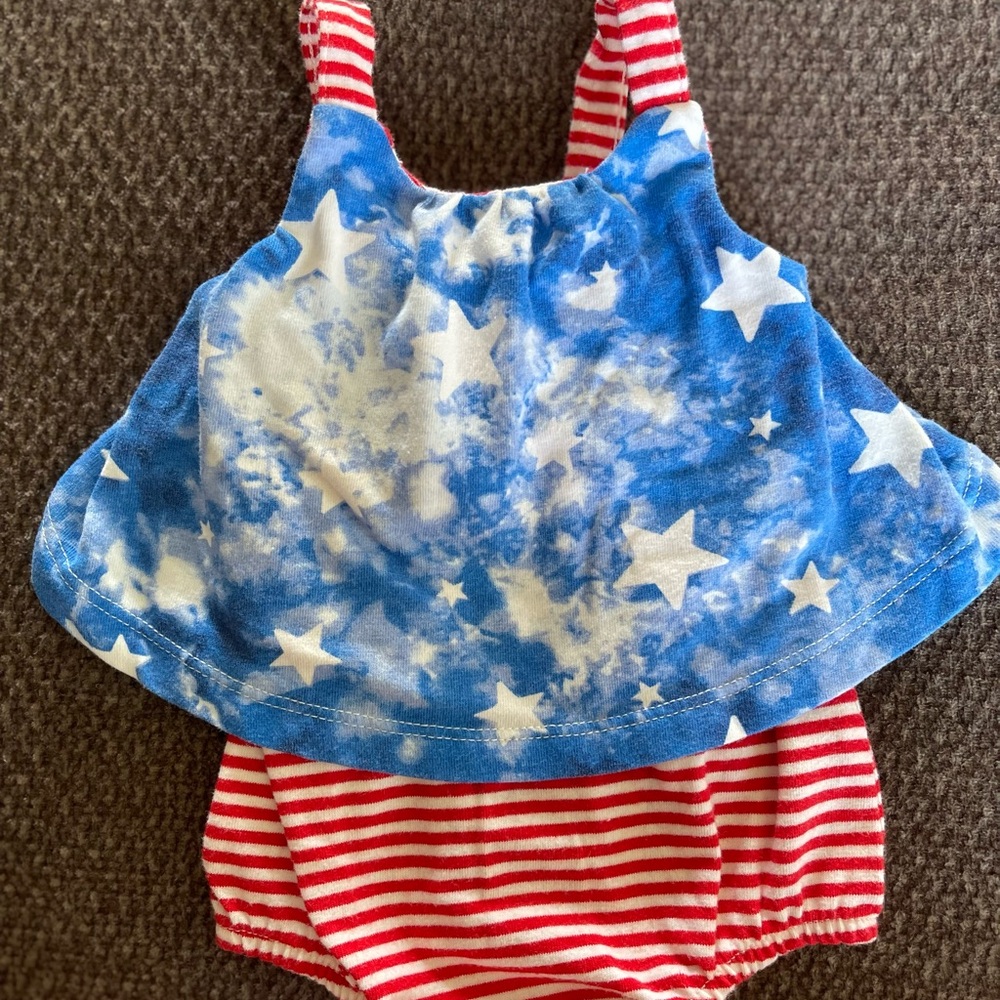 Cat & Jack Newborn Stars & Stripes Bodysuit ❤️🤍💙 EUC